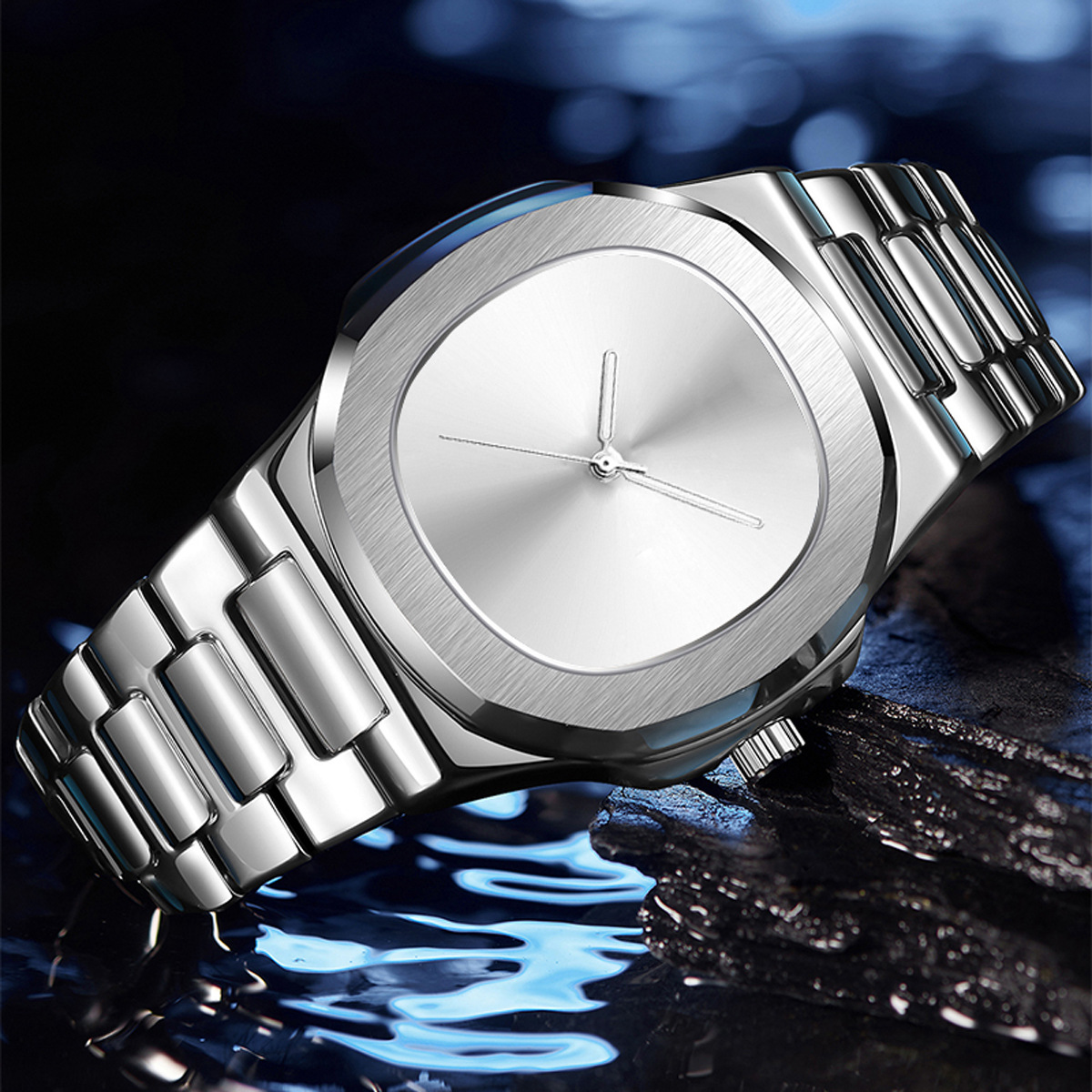 Royal Watch — North Row | Lifestyle
