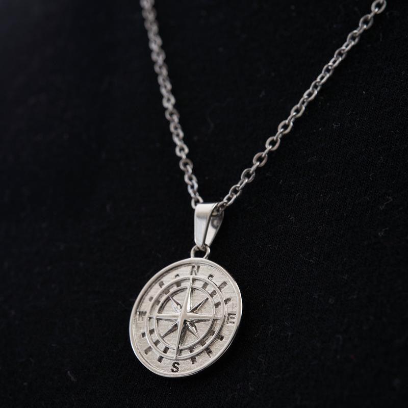 Compass X Chain — North Row | Side View
