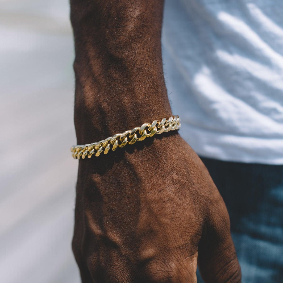 Cuban Bracelet — North Row | Close-Up